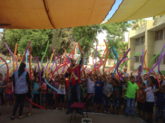  بالصور: عروض بهلوانية مجانية لطلاب المدارس الابتدائية في اللد